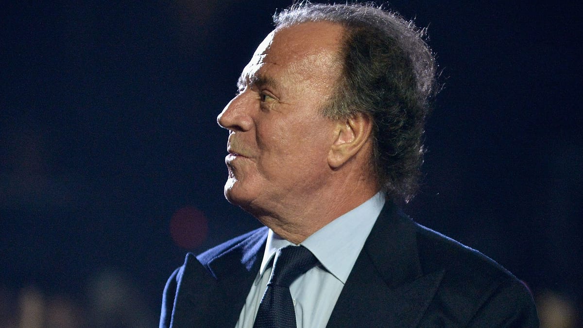 Julio Iglesias comienza su lucha contra una grave enfermedad